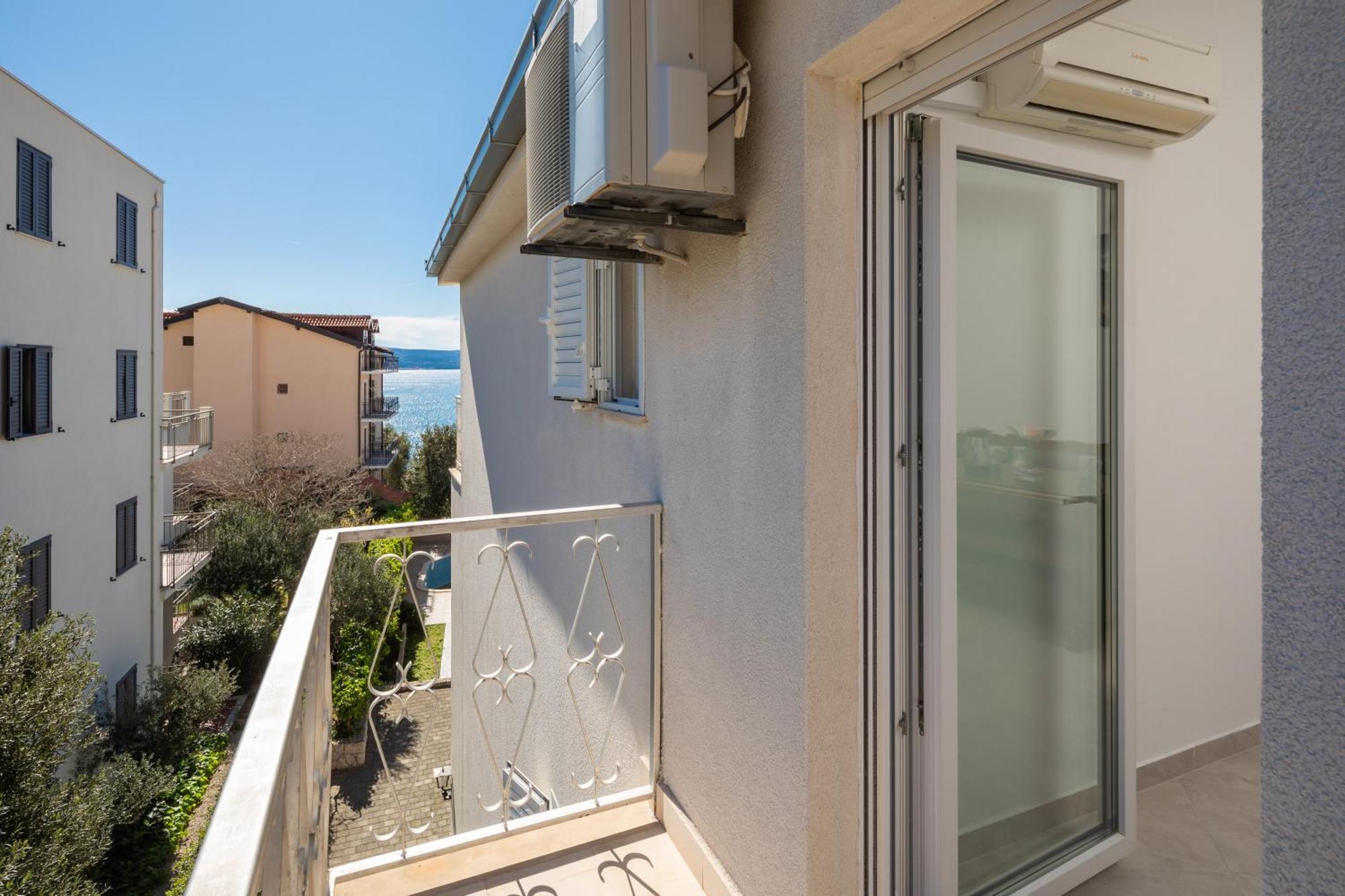Sunshine Suites Omiš Exteriör bild