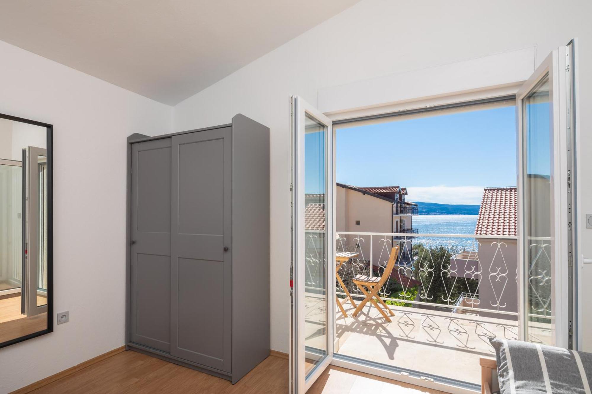 Sunshine Suites Omiš Exteriör bild
