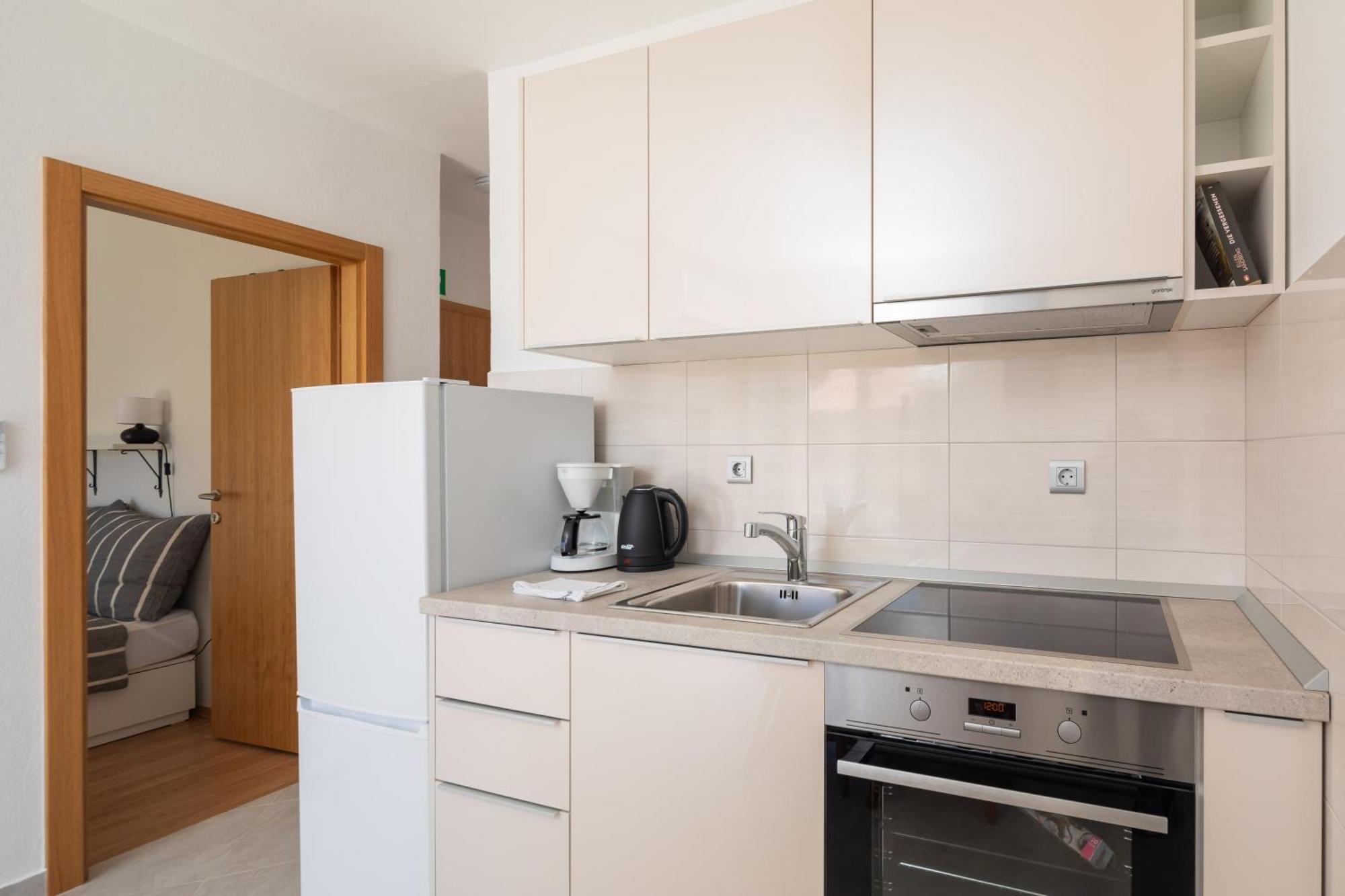 Sunshine Suites Omiš Exteriör bild