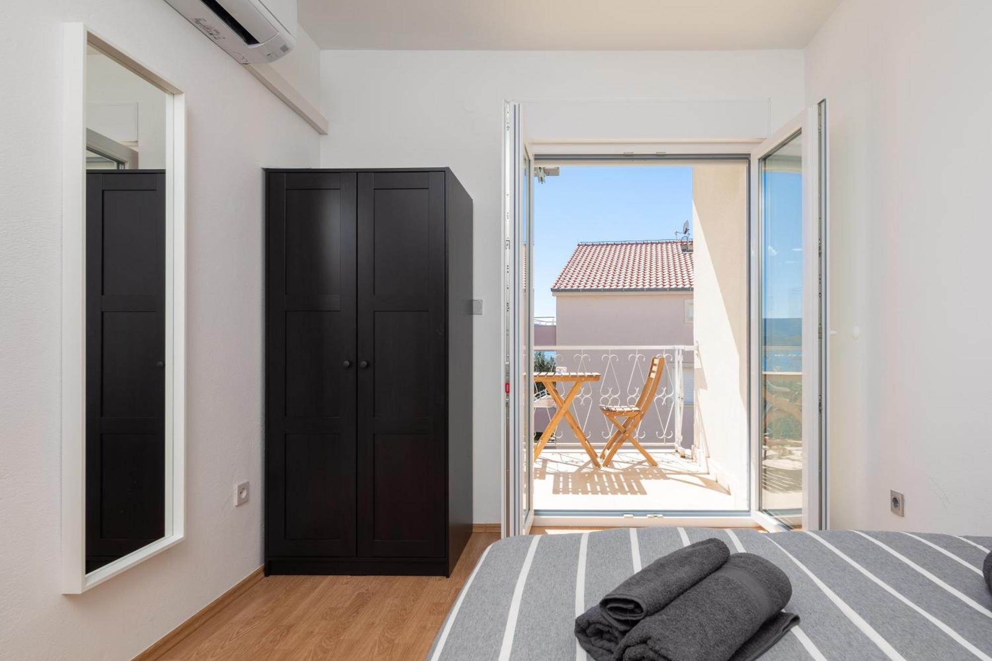 Sunshine Suites Omiš Exteriör bild