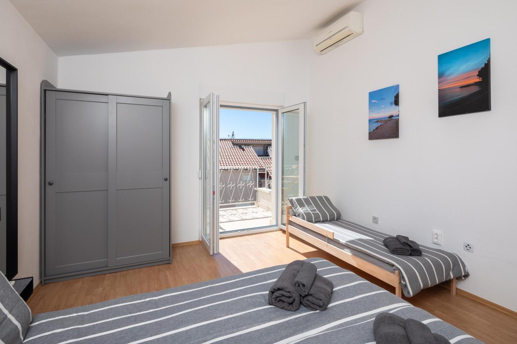 Sunshine Suites Omiš Exteriör bild