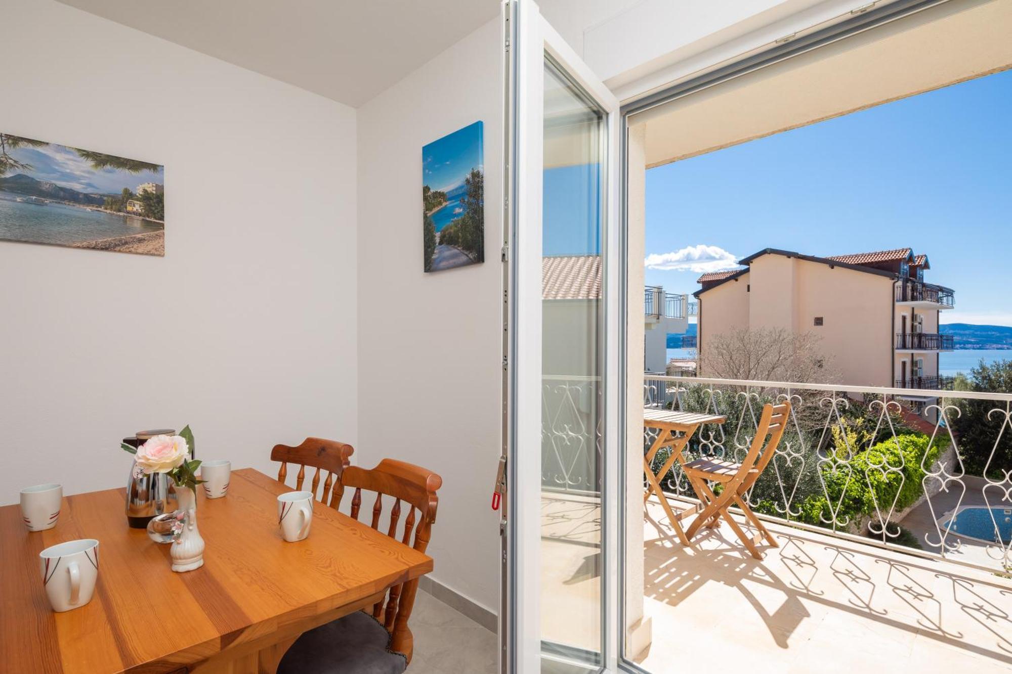 Sunshine Suites Omiš Exteriör bild