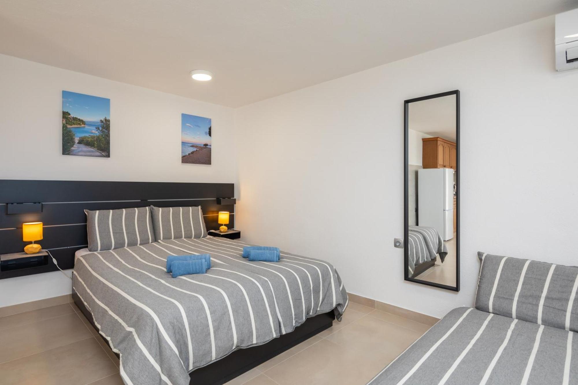 Sunshine Suites Omiš Exteriör bild