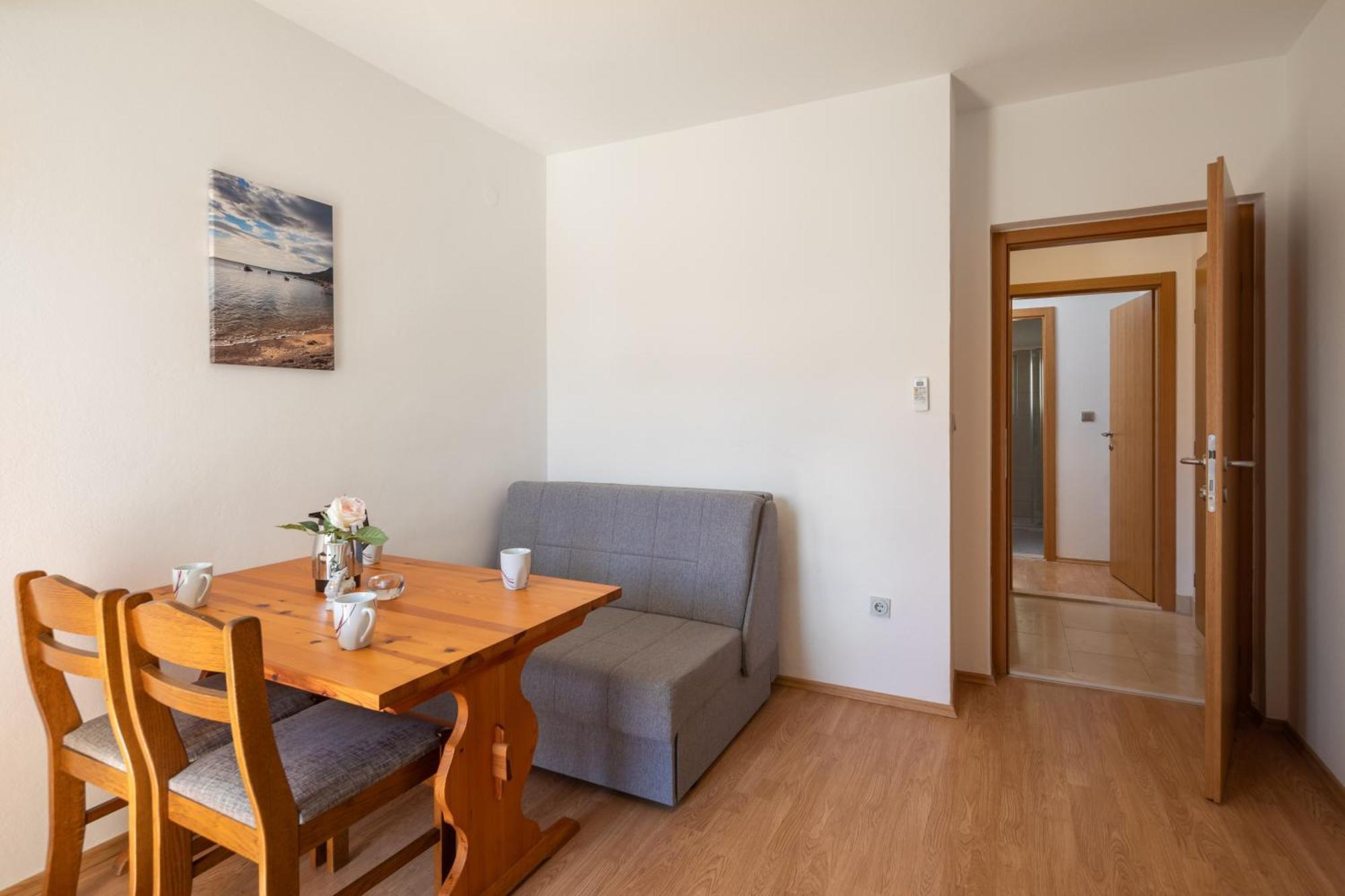 Sunshine Suites Omiš Exteriör bild