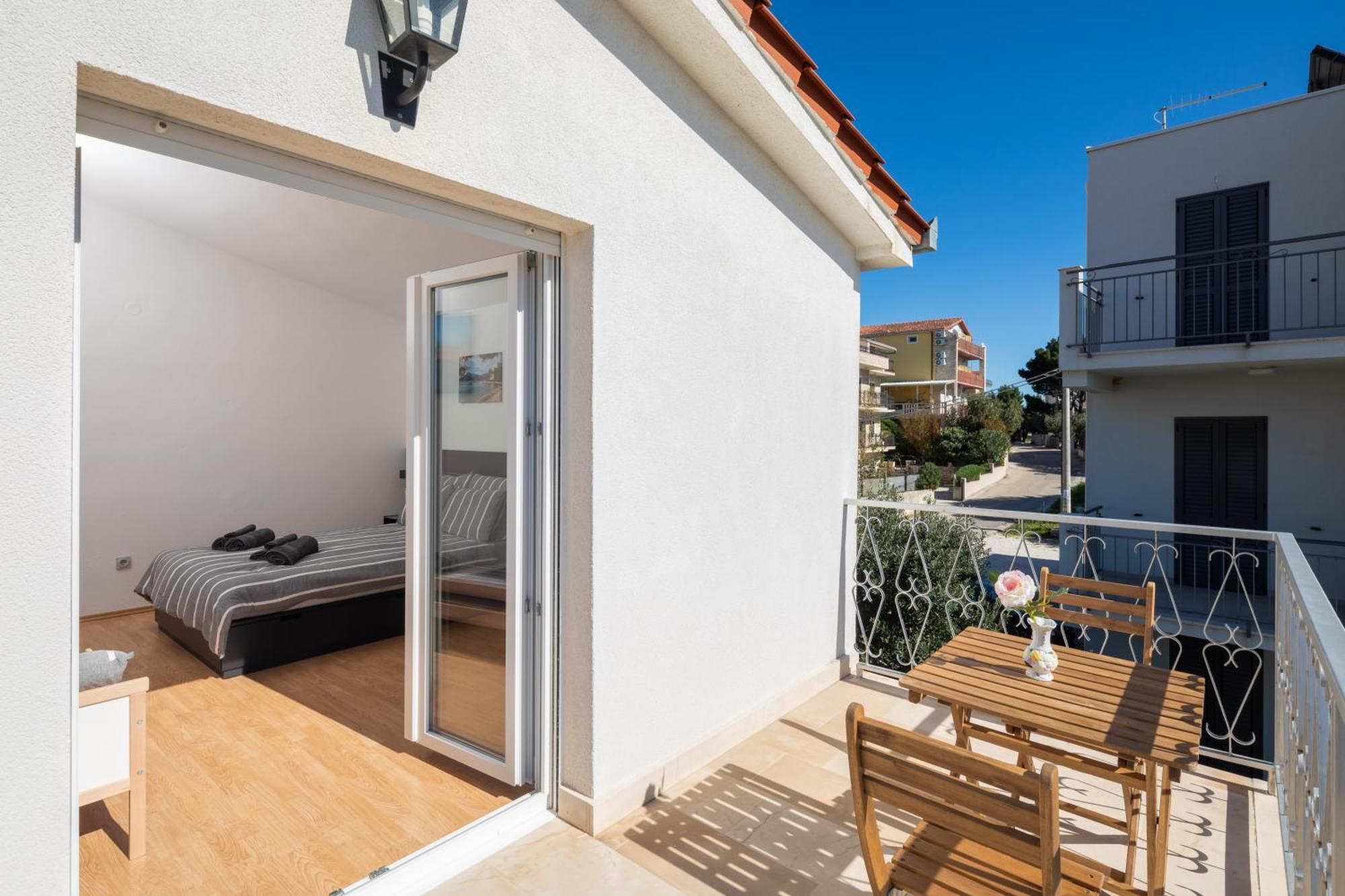 Sunshine Suites Omiš Exteriör bild