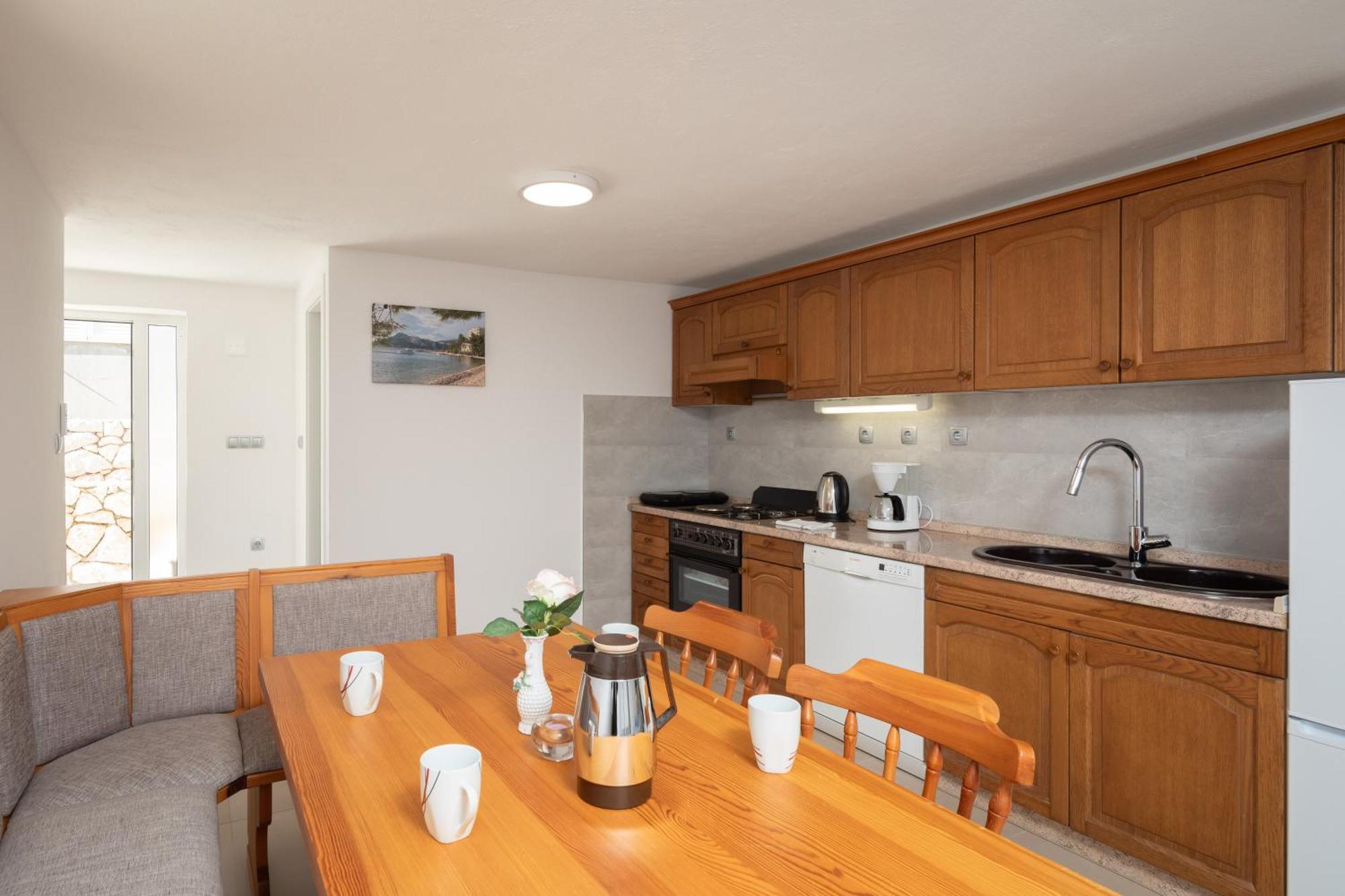 Sunshine Suites Omiš Exteriör bild