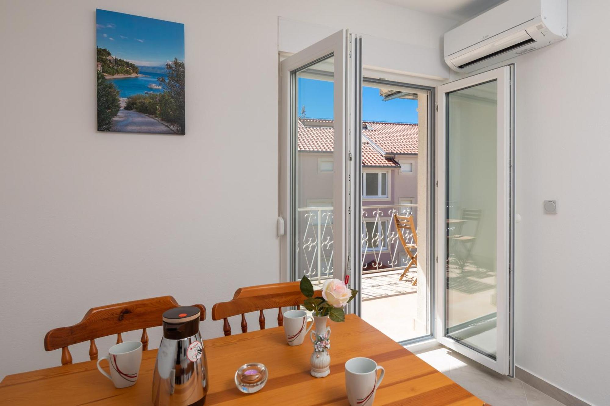 Sunshine Suites Omiš Exteriör bild