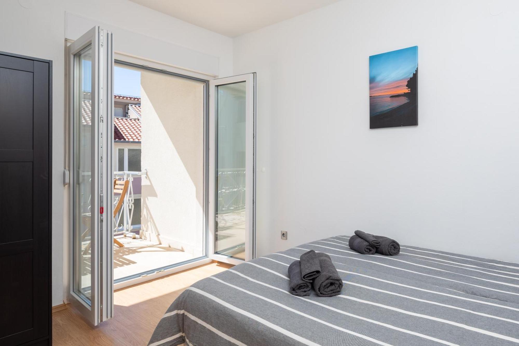 Sunshine Suites Omiš Exteriör bild