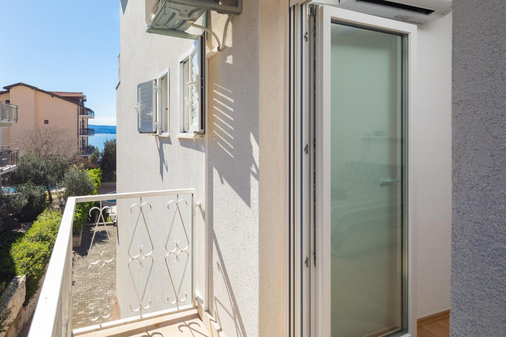 Sunshine Suites Omiš Exteriör bild