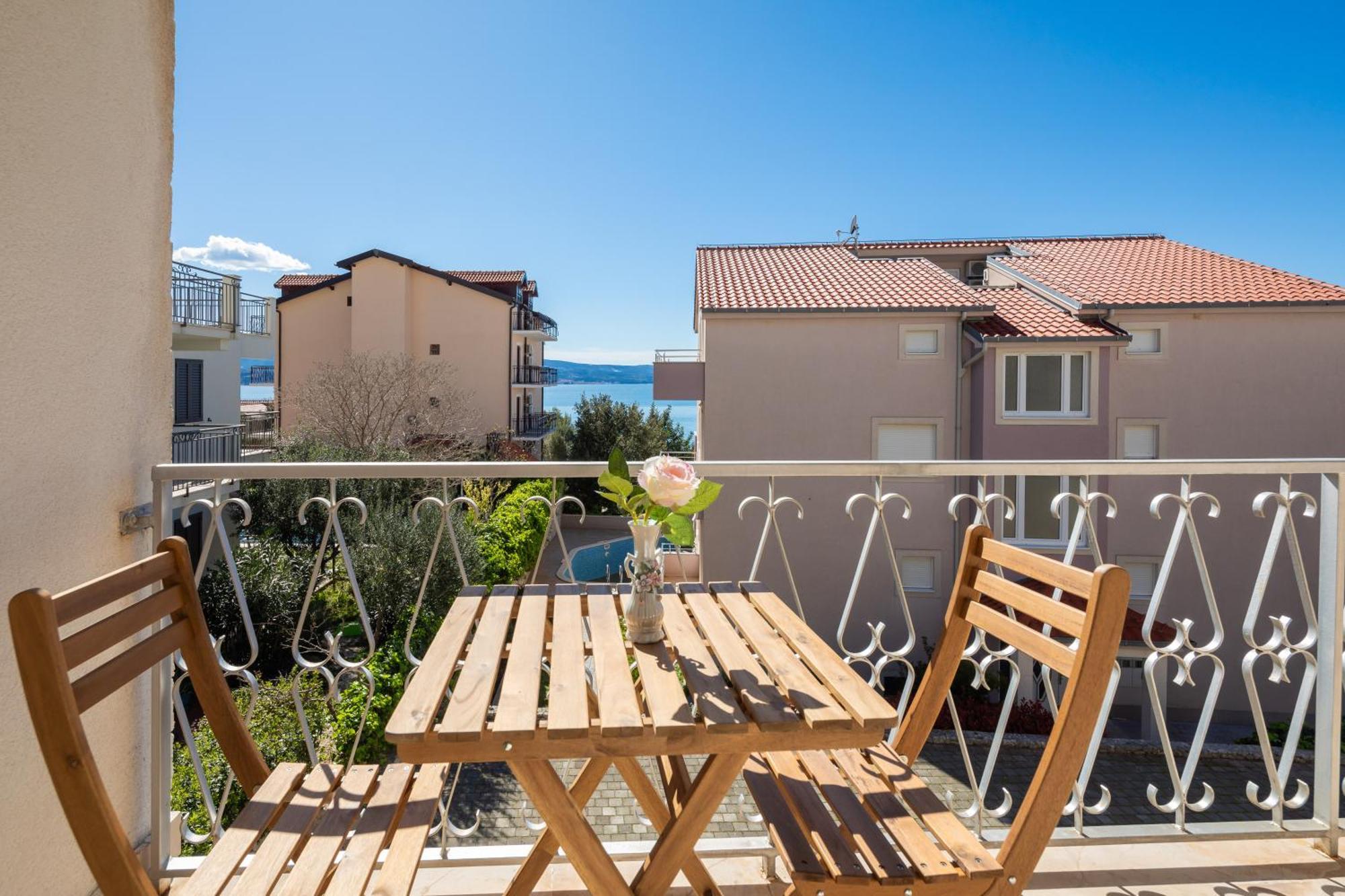 Sunshine Suites Omiš Exteriör bild