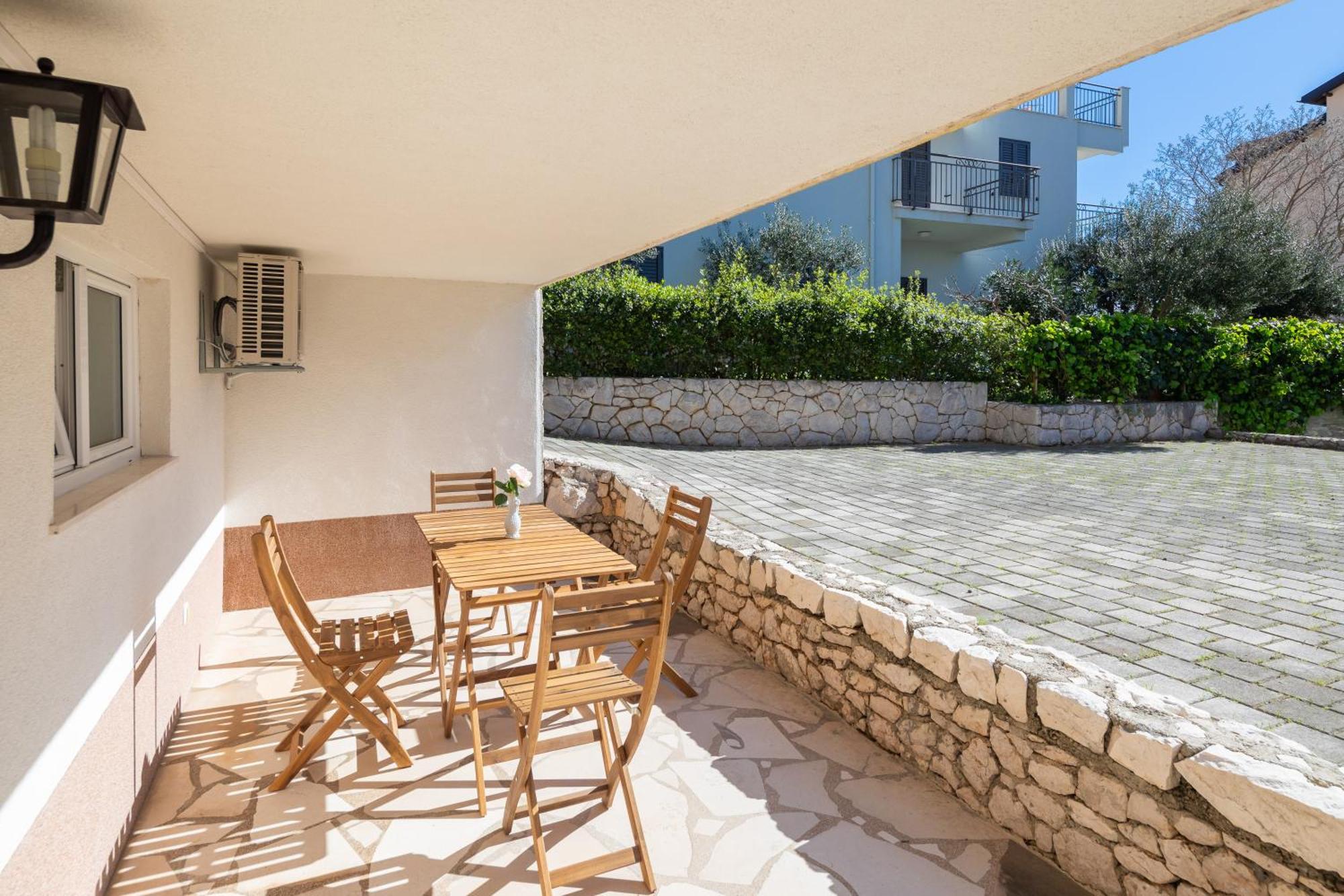 Sunshine Suites Omiš Exteriör bild