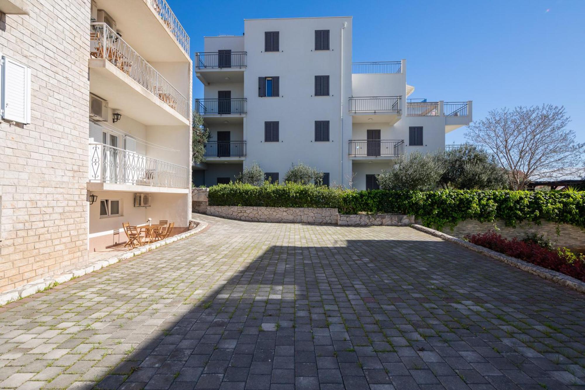 Sunshine Suites Omiš Exteriör bild