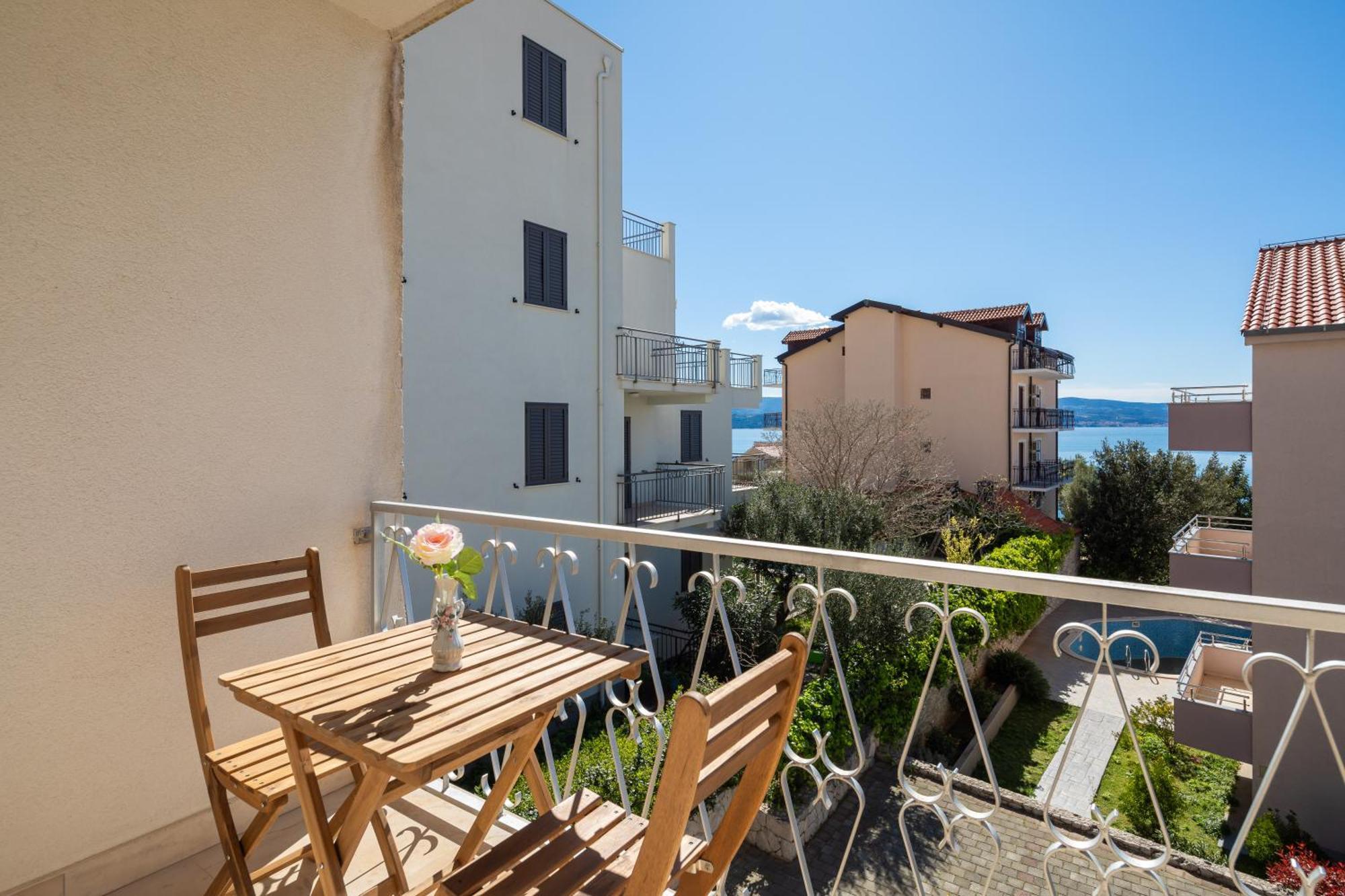 Sunshine Suites Omiš Exteriör bild
