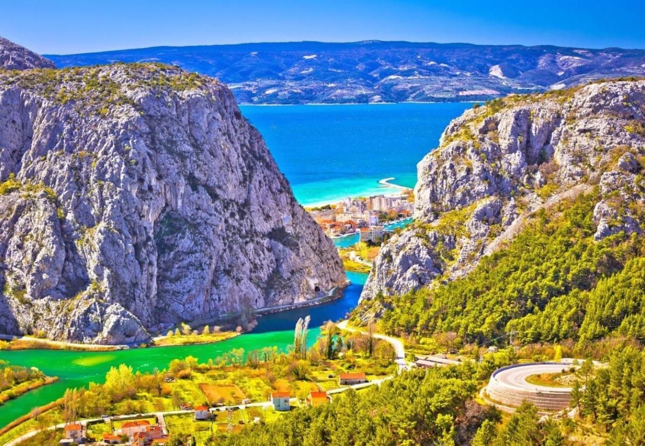 Sunshine Suites Omiš Exteriör bild